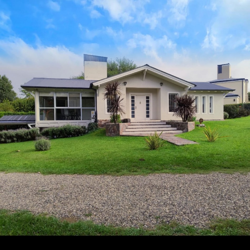 Casa en venta en barrio privado Villa General Belgrano